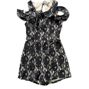 FRANCESCA’S NUDE ROMPER WITH BLACK LACE OVERLAY AND OPEN BACK SIZE XS